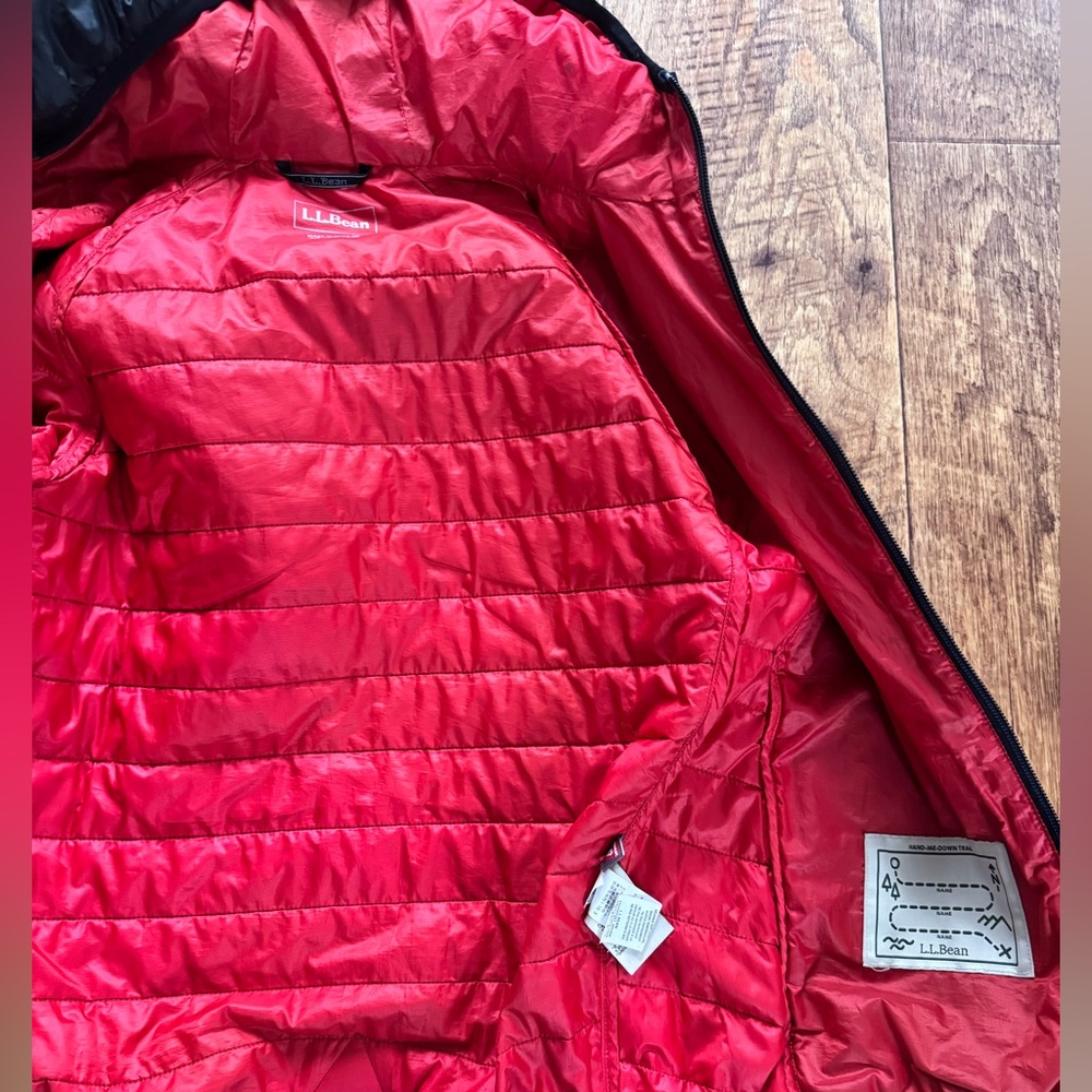 LL Bean Primaloft Packaway Jacket size M (10/12) in black - Picture 3 of 3